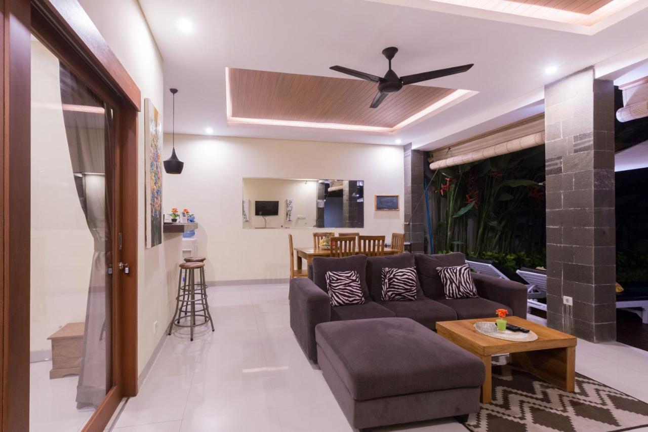 Villa Hitam Putih Legian Bali Seminyak Exterior foto